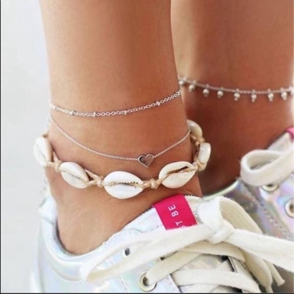 LAST ONE Cream Cowrie Shell Bracelet - Picture 2 of 5